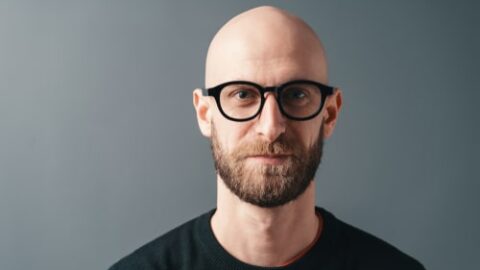 How To Brush And Comb Your Beard Under The Chin