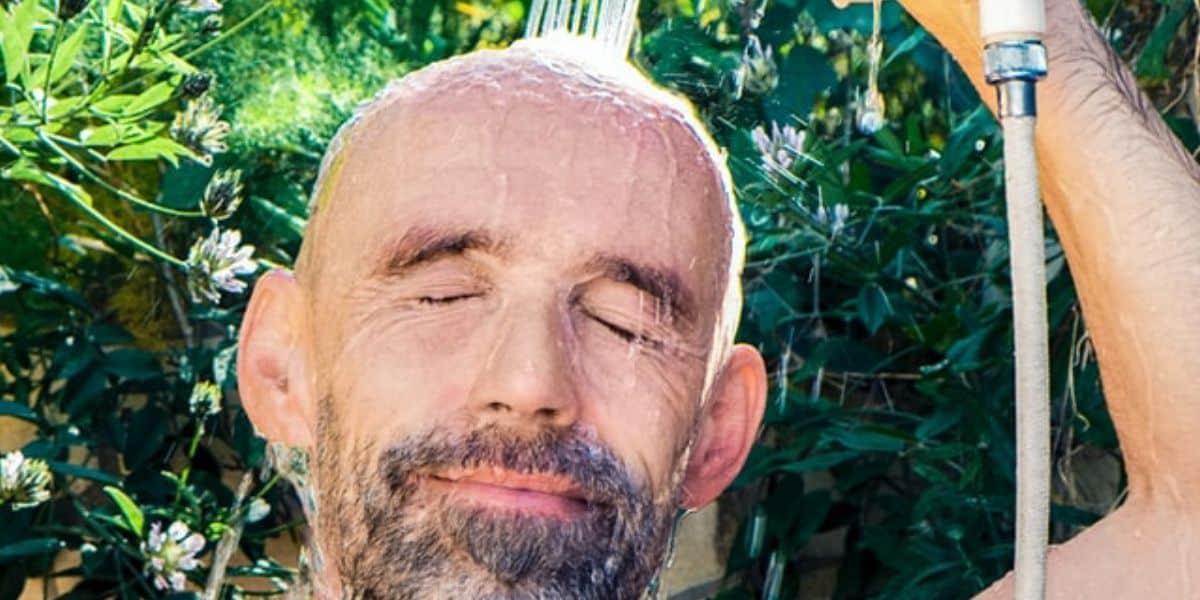 How To Wash And Clean A Bald Head In 5 Easy Steps