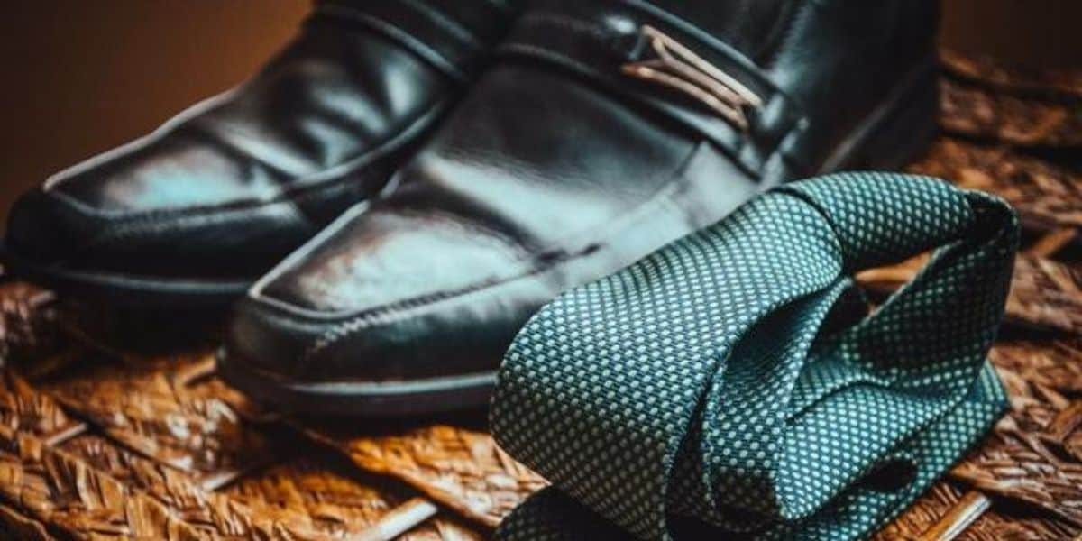 Wearing Loafers With Suits: A Complete Men’s Guide