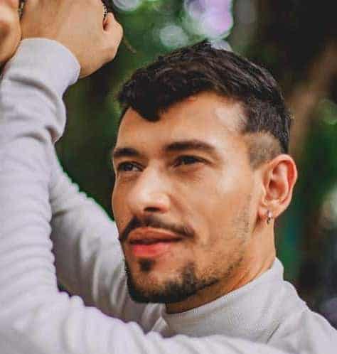 neat stubble with extended goatee