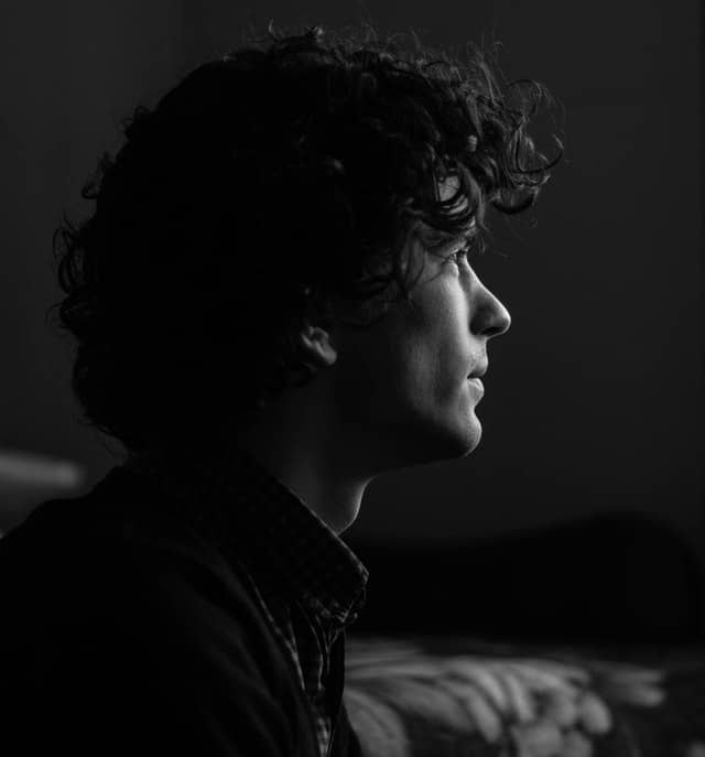 Relaxed medium length curls, black and white
