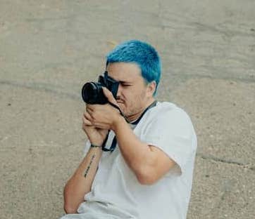 Example of a long blue buzz cut