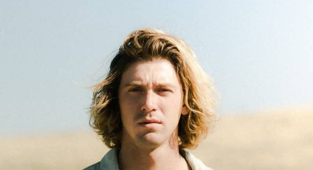 What Color Should You Dye Your Hair (Men’s Guide)