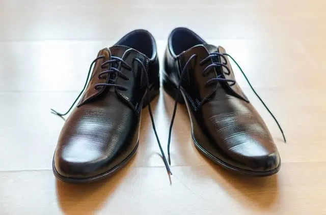 Example of derby shoes