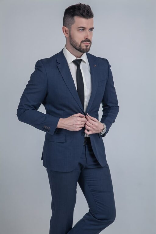 How To Wear A Blue Suit With A Black Tie (7 Tips) • Ready Sleek