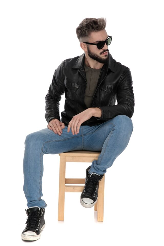 How To Wear Blue Jeans With Black Shoes (8 Rules) • Ready Sleek