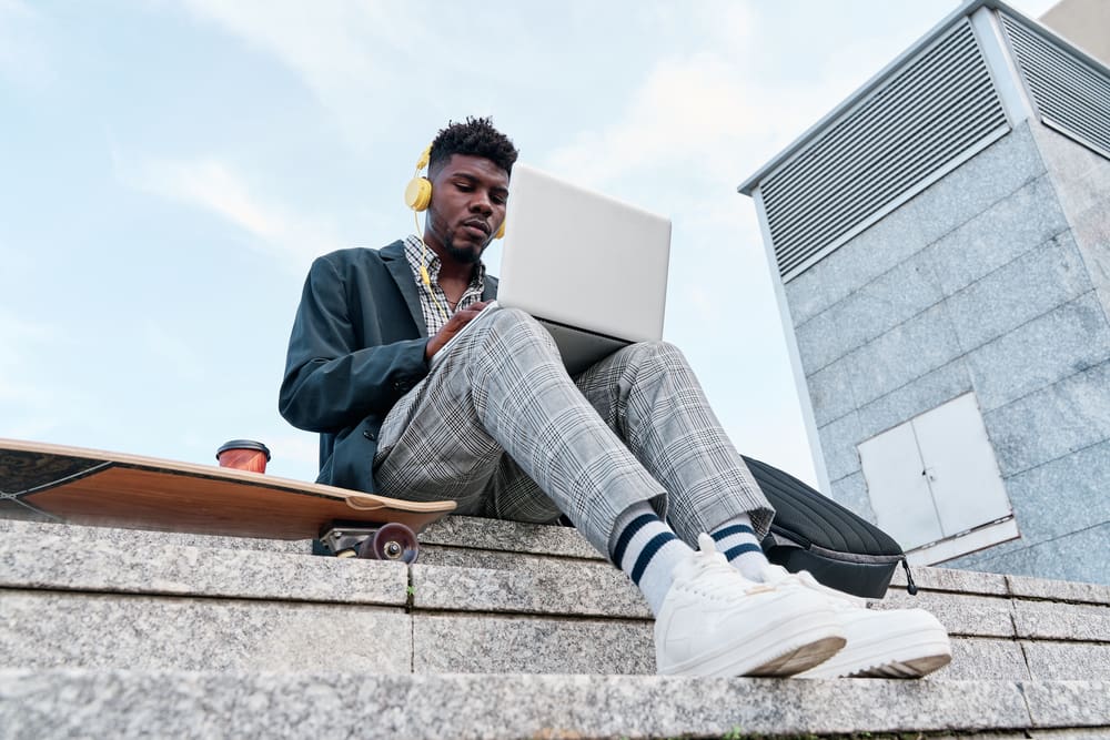 Do white shoes look good on dark brown pants  Quora