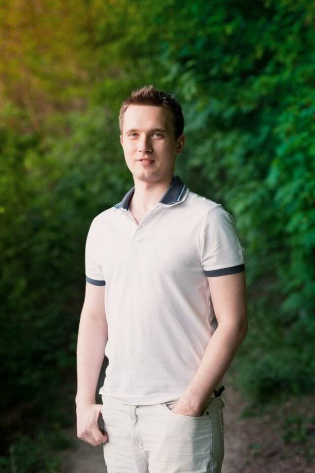 A Guide To Wearing Polo Shirts With Khaki Pants • Ready Sleek