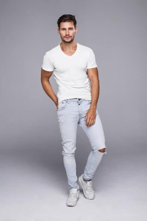 tucking t shirt into jeans
