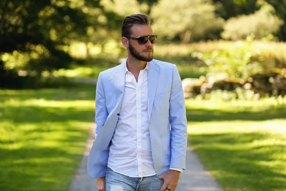 light blue blazer with light blue jeans