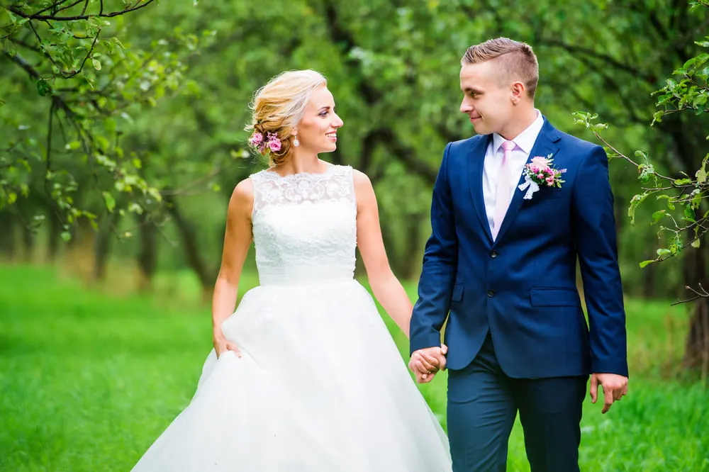 royal blue suit and pink tie