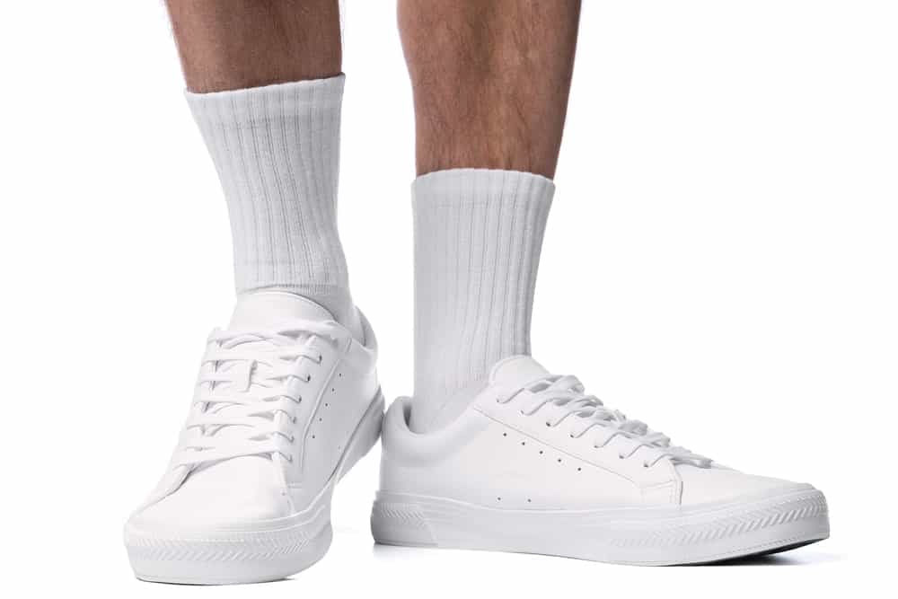 white sneakers with white mini crew socks