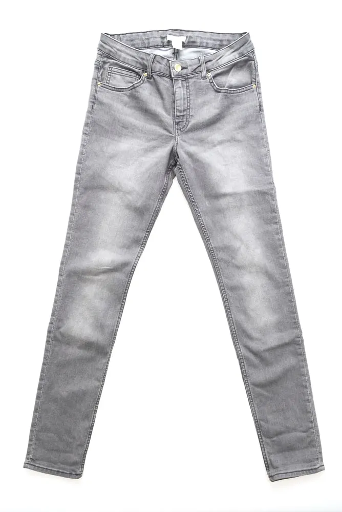 grey jeans 