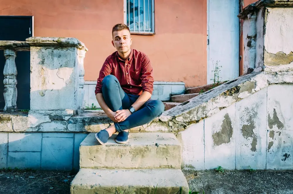 red shirt and blue jeans